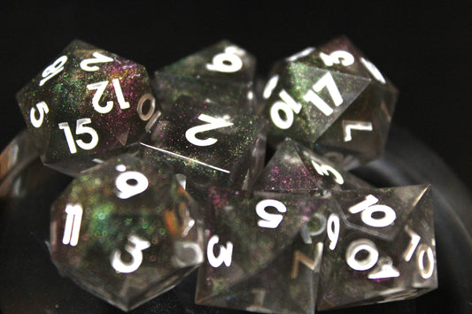 Subtle Rainbow Color Shifting - 8 Piece Dice Set